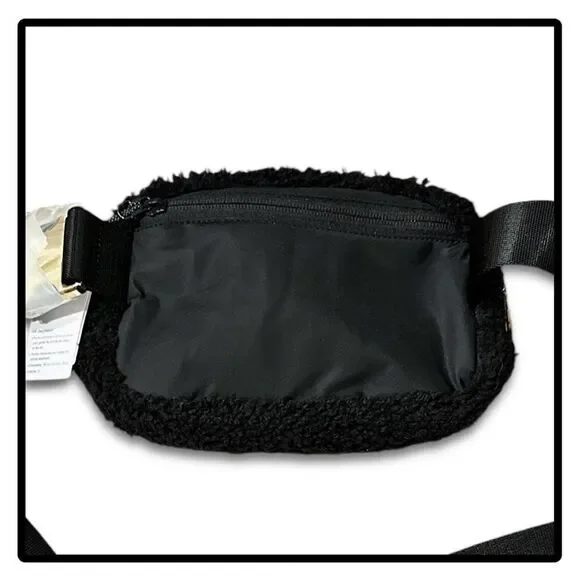 NWT Lululemon Everywhere Belt Bag Fleece Black - Picture 11 of 15